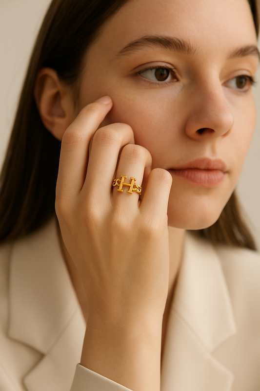 Bague H