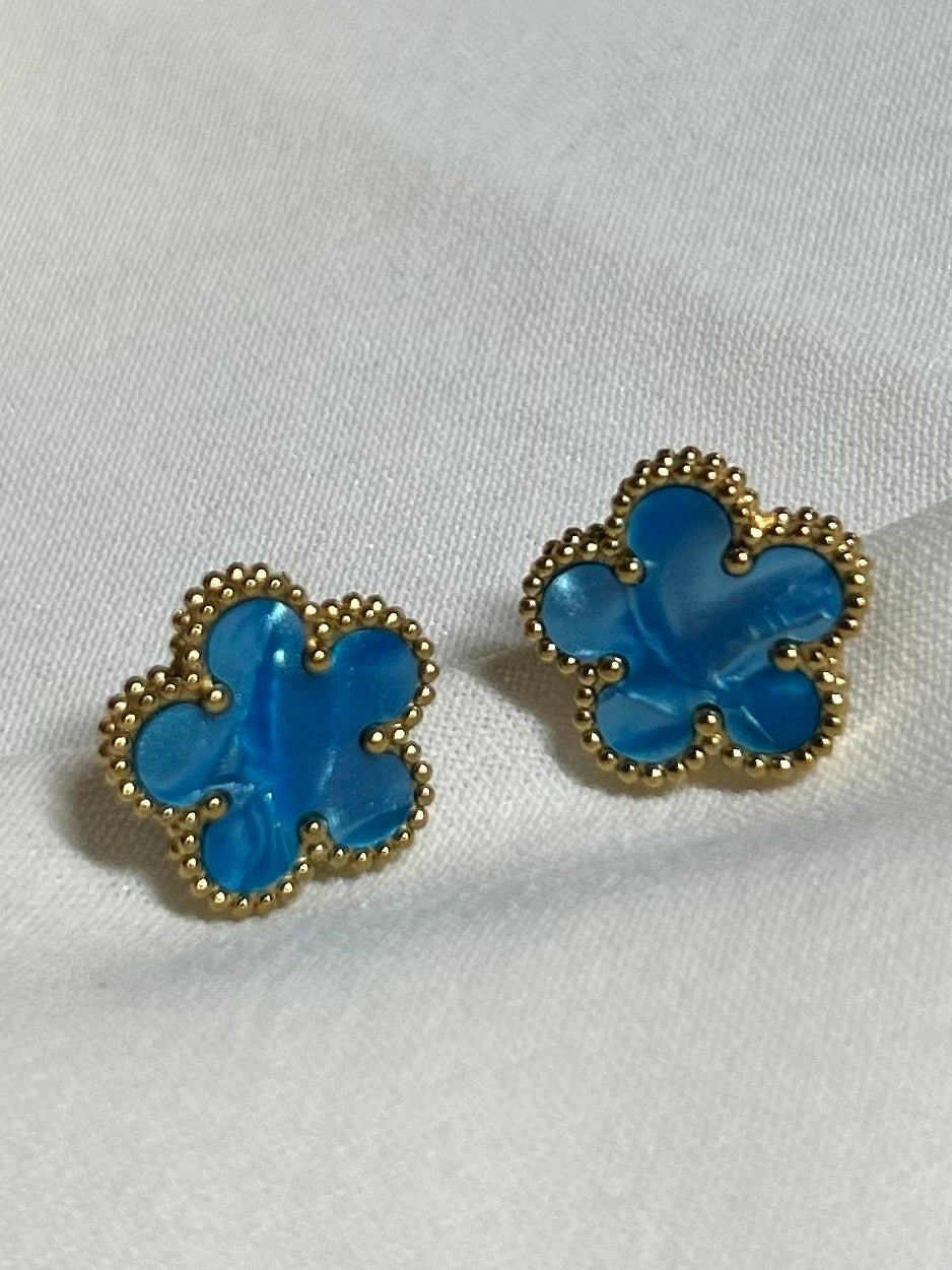 Boucles d’oreilles trèfle bleu